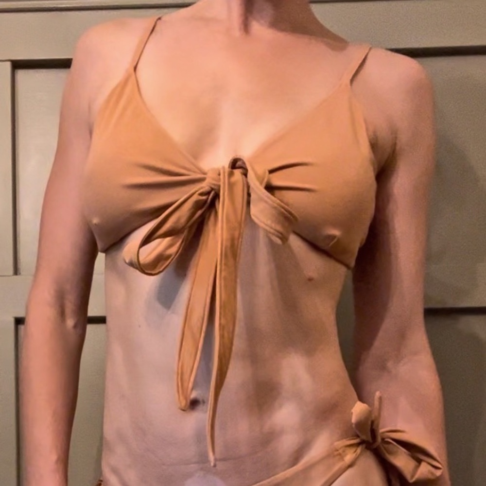 MONDAY Swimwear Tie Front Bikini Top in Sand Light Brown Tan Size Large